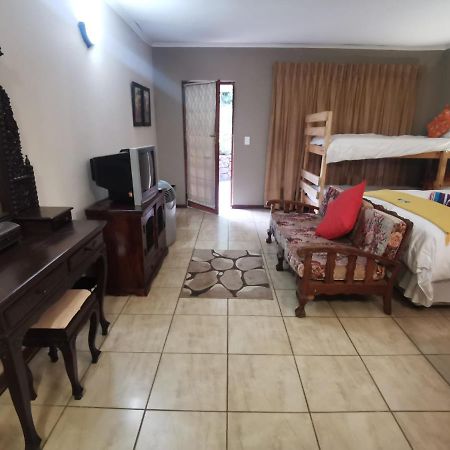 Sun Deck Lodge ฮาร์ทบีสบูร์ท ภายนอก รูปภาพ