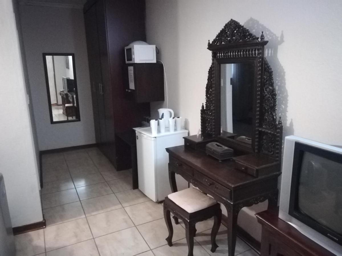 Sun Deck Lodge ฮาร์ทบีสบูร์ท ภายนอก รูปภาพ