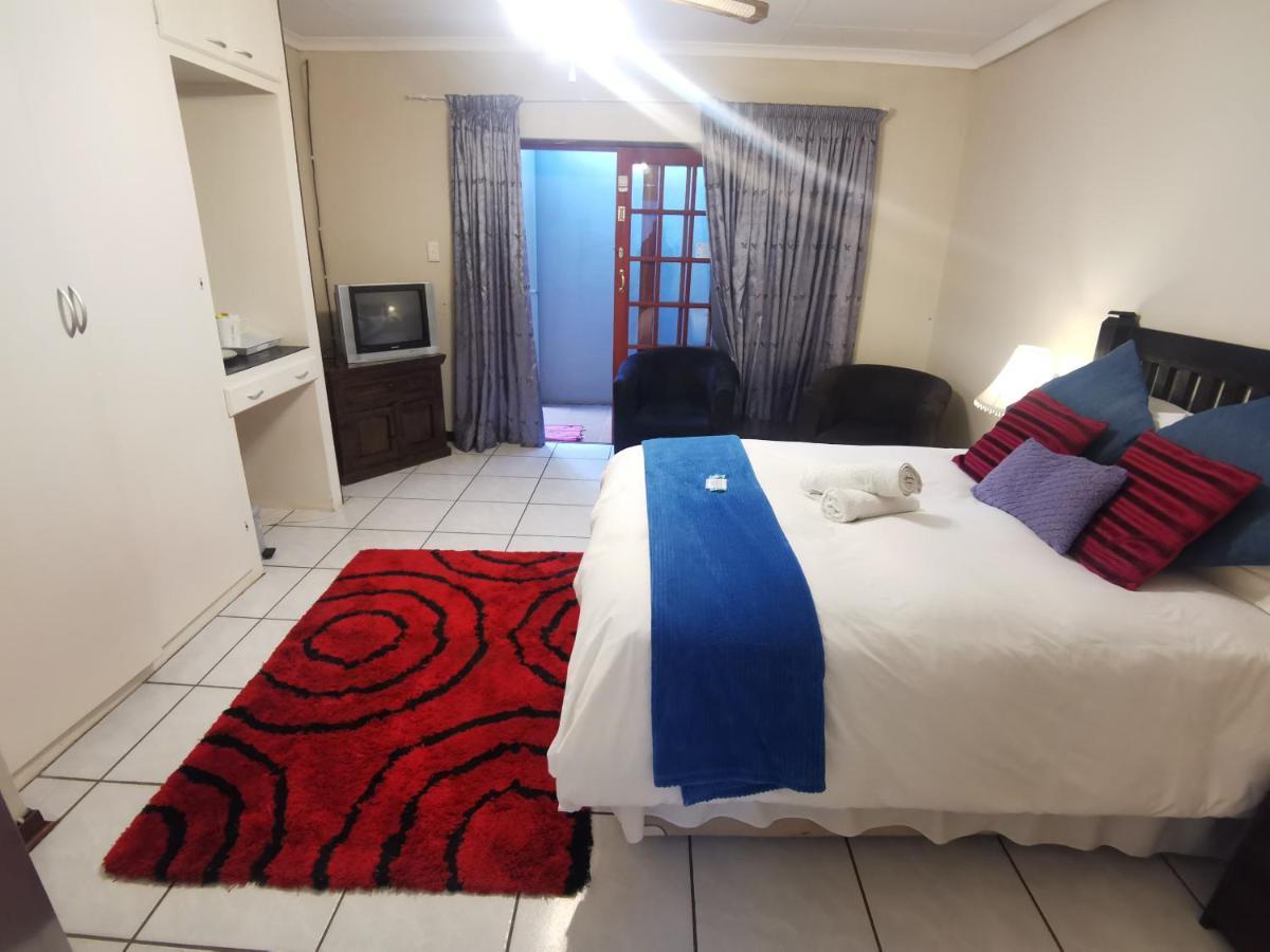 Sun Deck Lodge ฮาร์ทบีสบูร์ท ภายนอก รูปภาพ