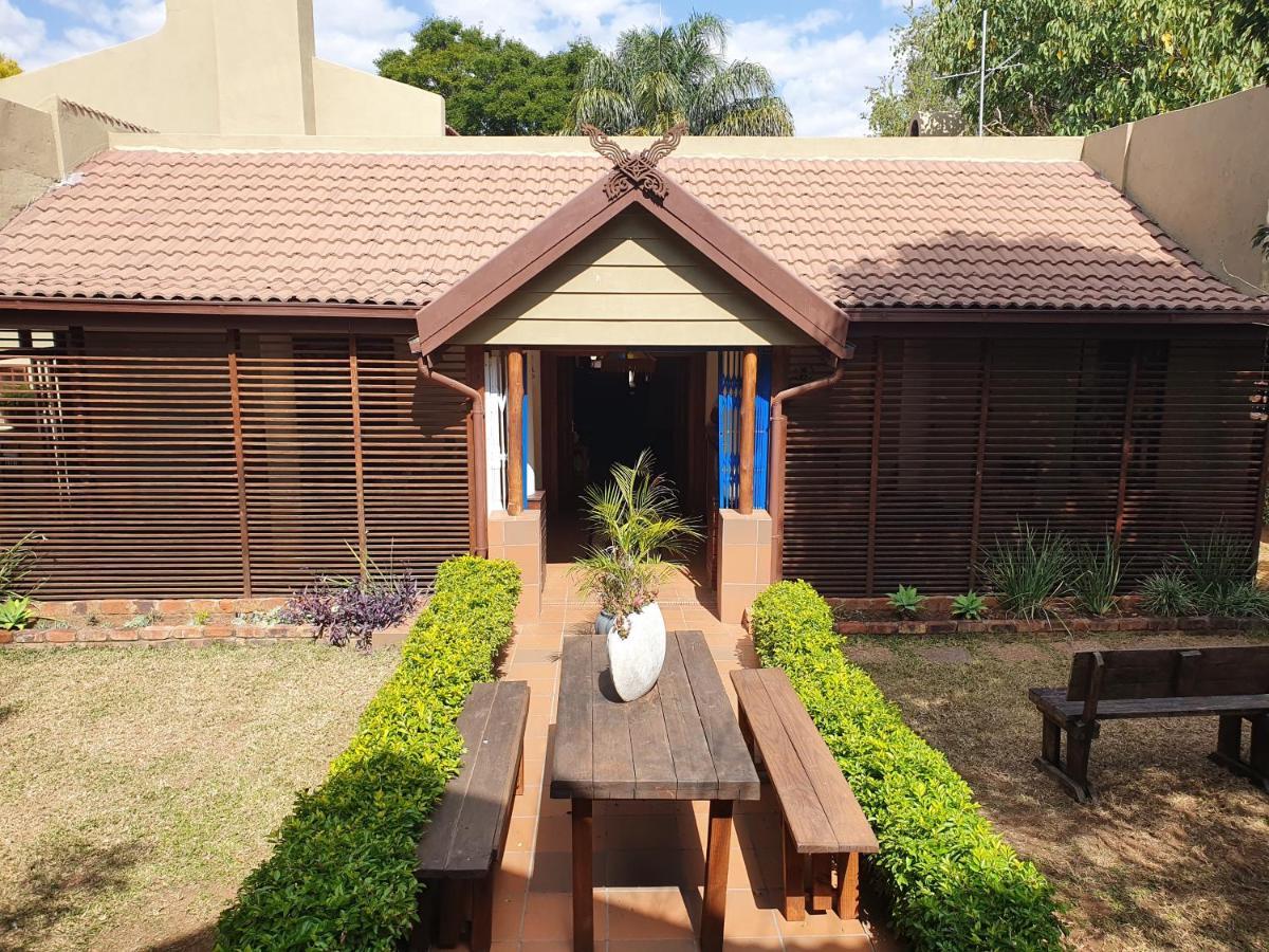 Sun Deck Lodge ฮาร์ทบีสบูร์ท ภายนอก รูปภาพ